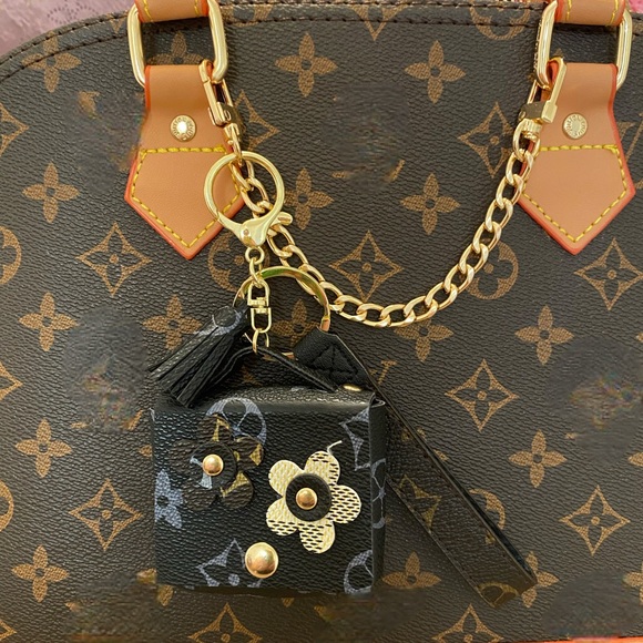 Purse Handbag Accessories Chain Charms Leather Mini

HANDBAG IS NOT INCLUDED - Picture 15 of 16